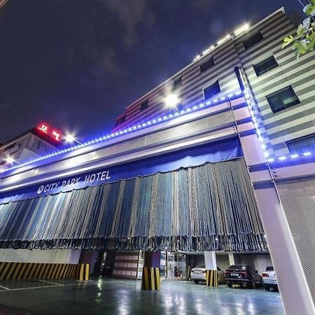 City Park Hotel Сеул Екстериор снимка